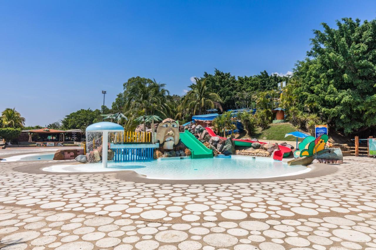 Resort Y Parque Acuatico Valle Dorado Эль-Росарио Экстерьер фото